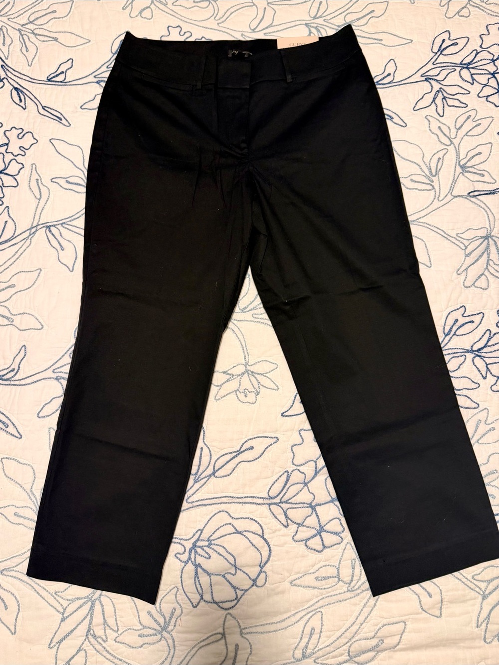 Ann Taylor Women’s curvy black capris